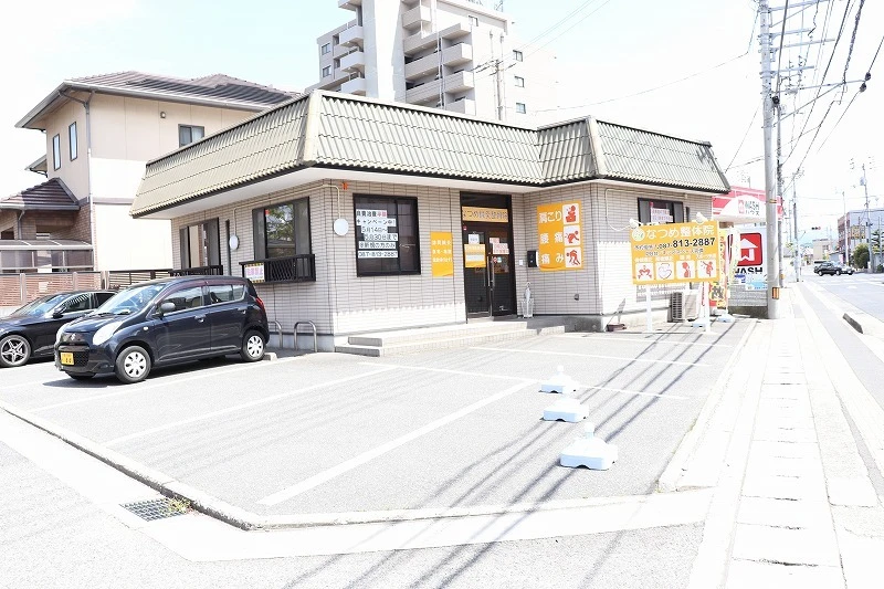 香川県高松市で慢性的な腰痛・肩こりを根本改善するなつめ鍼灸整骨院の駐車場について